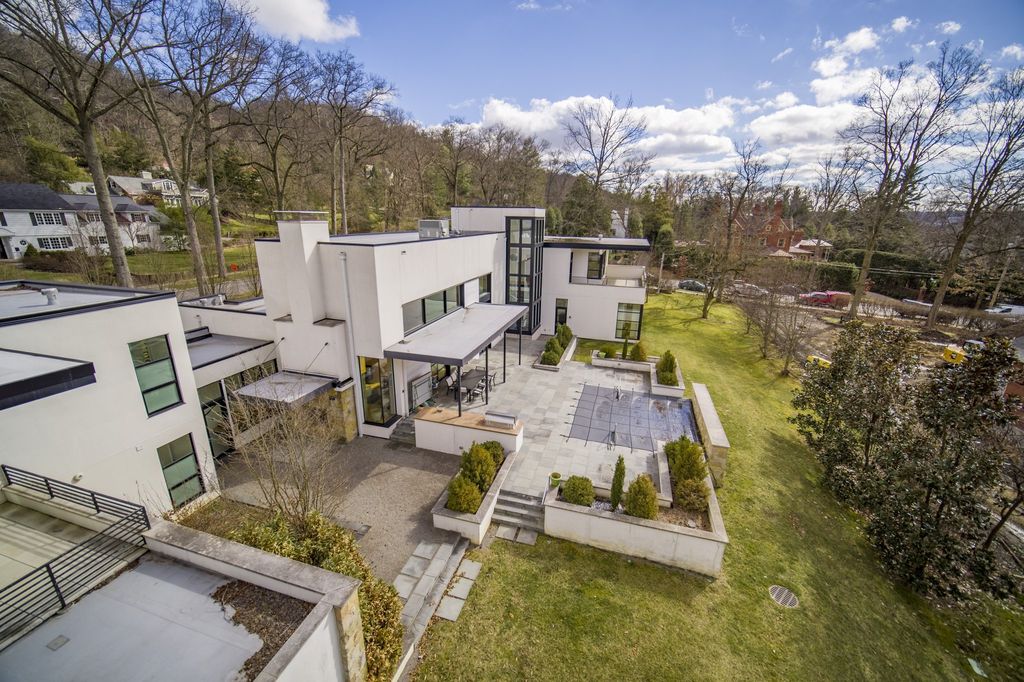 Redefined Luxury: Unveiling a Spectacular $4.85M Soft-Contemporary Masterpiece in Sewickley, PA