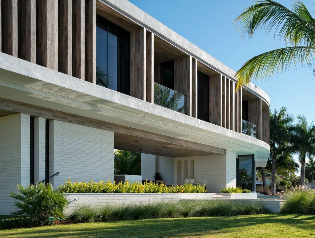 Rivers Reach Residence Offers Outdoor Lifestyle by Strang Architecture 6
