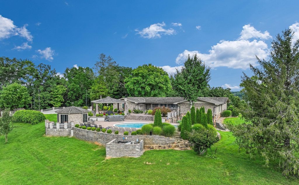 Stunning 250-Acre Turnkey Estate in Strawberry Plains, TN - A Haven for Gentleman's Farm Enthusiasts, Priced at $5.799 Million