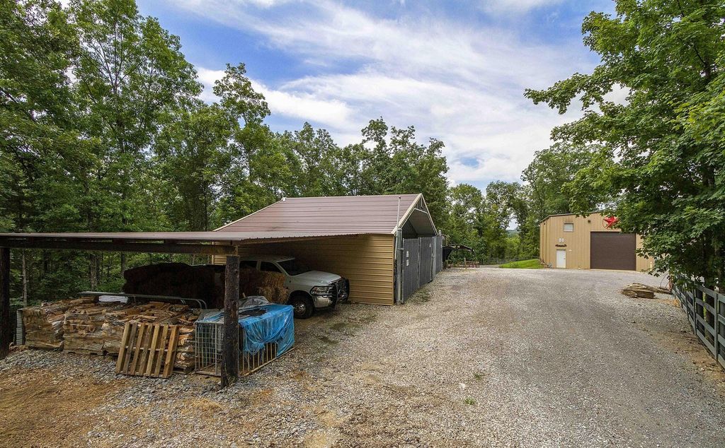 Stunning 250-Acre Turnkey Estate in Strawberry Plains, TN - A Haven for Gentleman's Farm Enthusiasts, Priced at $5.799 Million