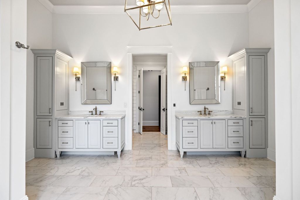 Unparalleled Beauty and Tranquility: Extraordinary Custom Home in Franklin, TN with Unbelievable Sunsets, Offered at $9.5M