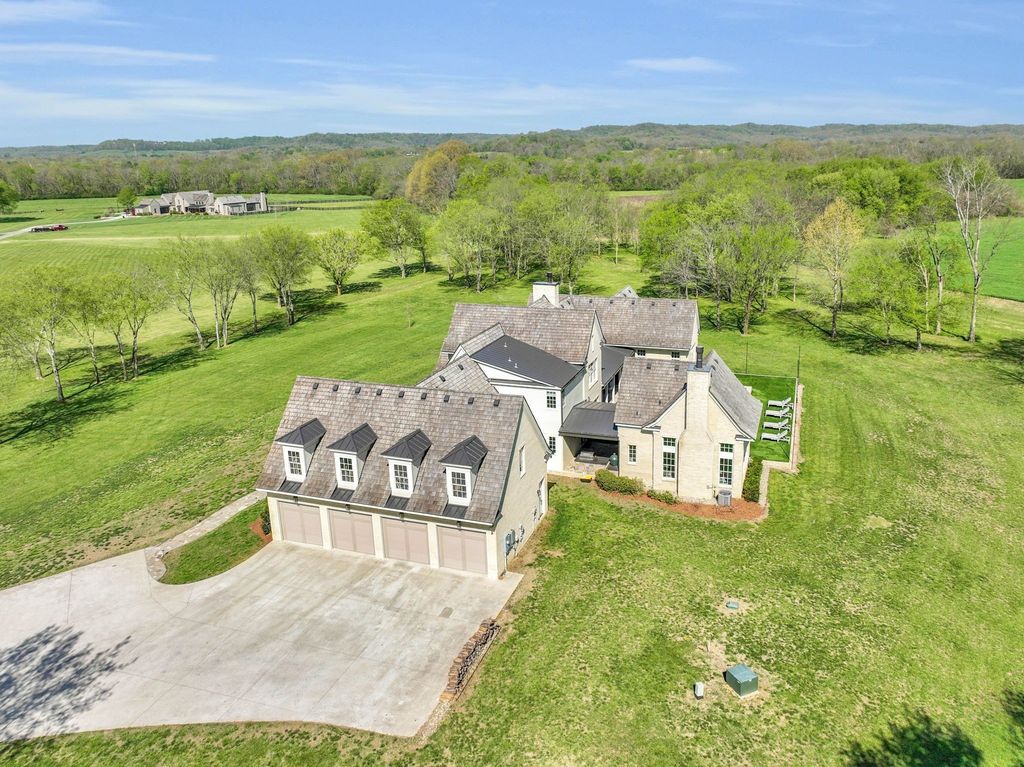 Unparalleled Beauty and Tranquility: Extraordinary Custom Home in Franklin, TN with Unbelievable Sunsets, Offered at $9.5M
