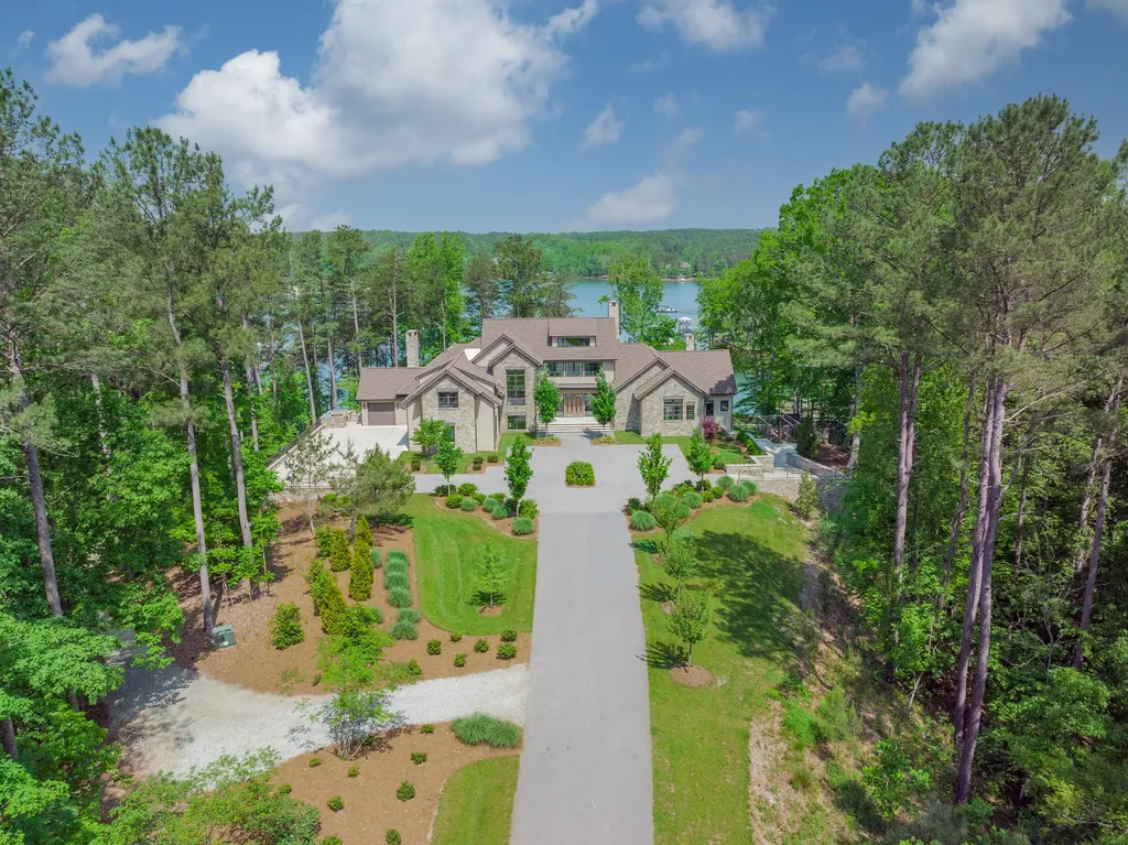 125 Quiet Waters Drive Home in Mooresville, North Carolina. Embark on a journey of timeless elegance and unrivaled luxury at 125 Quiet Waters Drive, Mooresville, NC 28117. Quiet Waters is not just a residence; it is a testament to the art of living, where tranquility, sophistication, and natural beauty intertwine to create an unforgettable masterpiece.