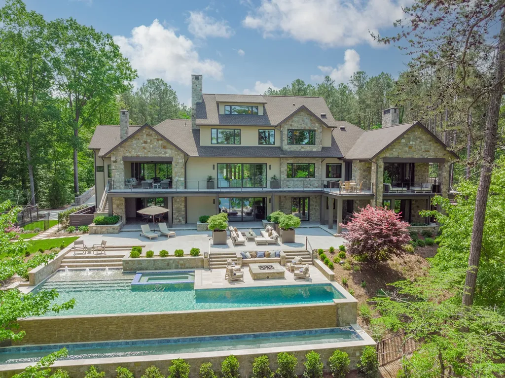 125 Quiet Waters Drive Home in Mooresville, North Carolina. Embark on a journey of timeless elegance and unrivaled luxury at 125 Quiet Waters Drive, Mooresville, NC 28117. Quiet Waters is not just a residence; it is a testament to the art of living, where tranquility, sophistication, and natural beauty intertwine to create an unforgettable masterpiece.
