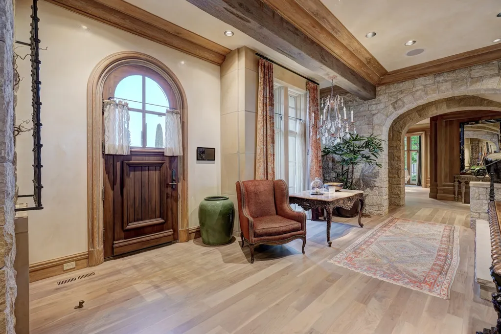14200 Gaillardia Lane Home in Oklahoma City, Oklahoma. Nestled within the prestigious and privately gated Gaillardia Estates, this extraordinary estate designed by Jim Frazier is a true masterpiece. Situated on 3 private acres, it offers breathtaking panoramic views of holes #3 and #10 on the acclaimed Arthur Hill's Gaillardia Golf Course.
