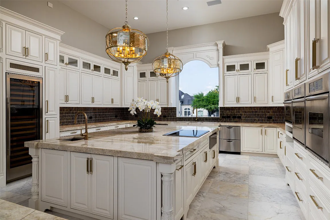 3712 Dustin Trail Home in Dalworthington Gardens, Texas. Experience the epitome of luxury and exclusivity with this breathtaking gated resort home situated on an expansive 8.5-acre estate. Every detail of this grand celebrity-style residence has been meticulously crafted, from the majestic cathedral ceilings to the mesmerizing views of the resort-style oasis.
