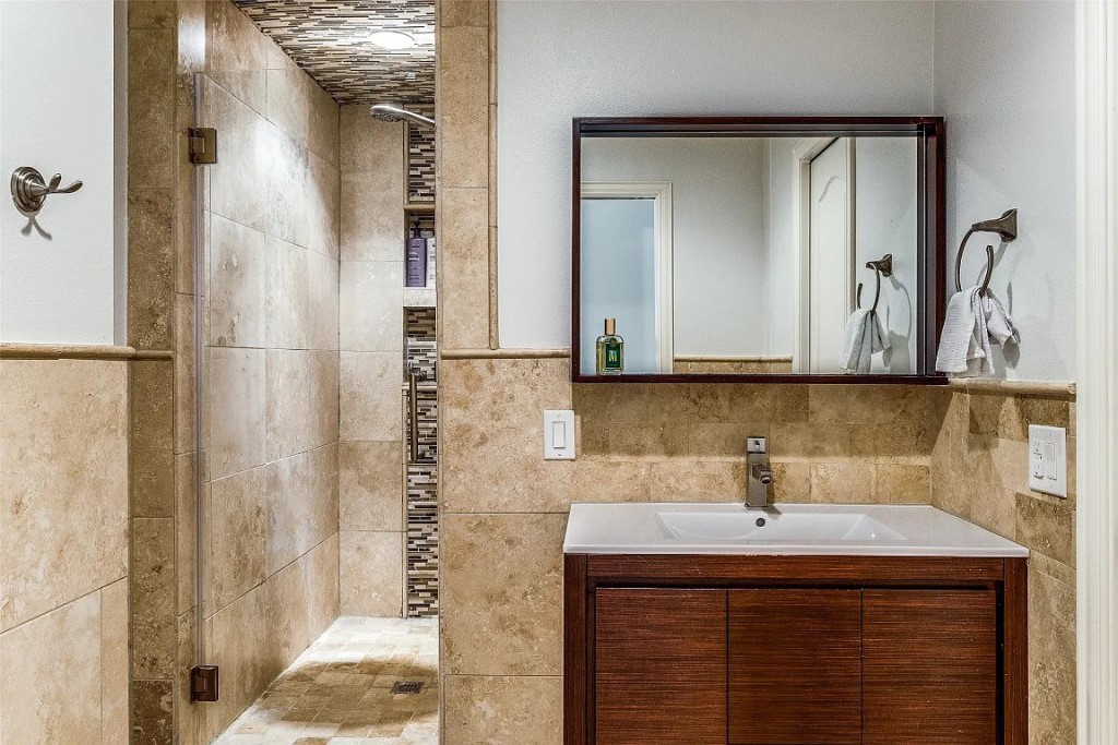 3841 Mockingbird Ln Highland Park TX 75205 21
