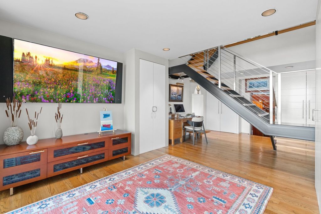 A Captivating Island Sanctuary in Duxbury, MA: Unmatched Privacy and Enduring Beauty Listed at $4.25M