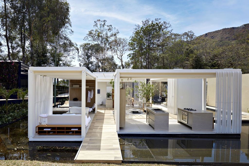 Acqua House with simplicity & functionality by Cristina Menezes Arquitetura