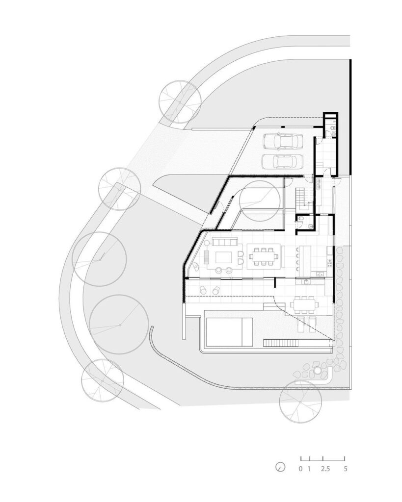 Axial House harmonious connection with surroundings by TAU Arquitetos 17