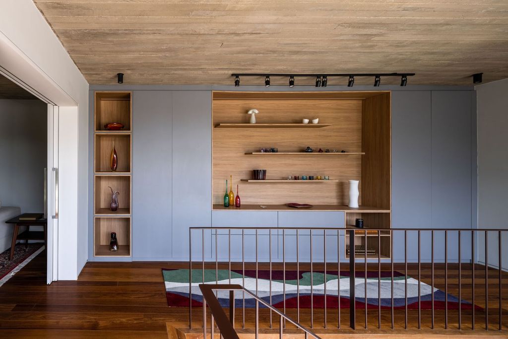 Axial House, harmonious connection with surroundings by TAU Arquitetos