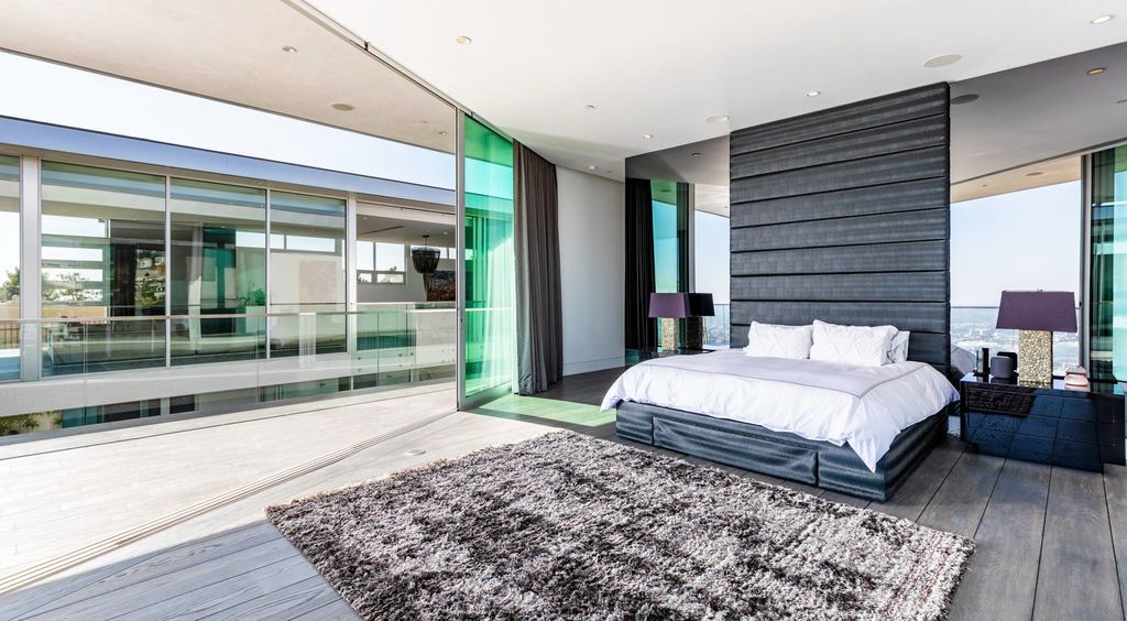 Blue Jay Way Residence showcase California lifestyle by McClean Design