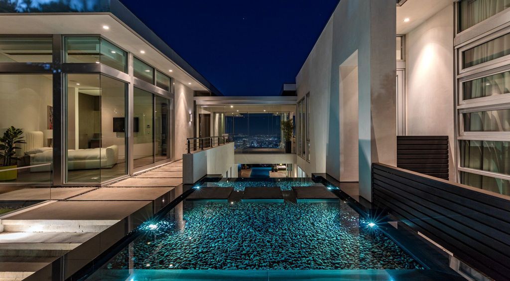 Blue Jay Way Residence showcase California lifestyle by McClean Design