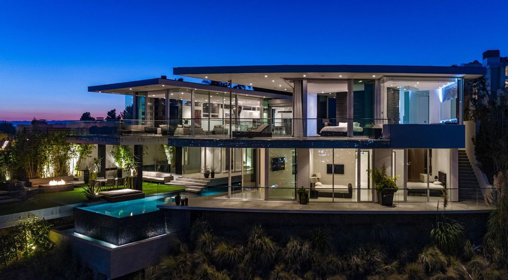 Blue Jay Way Residence showcase California lifestyle by McClean Design