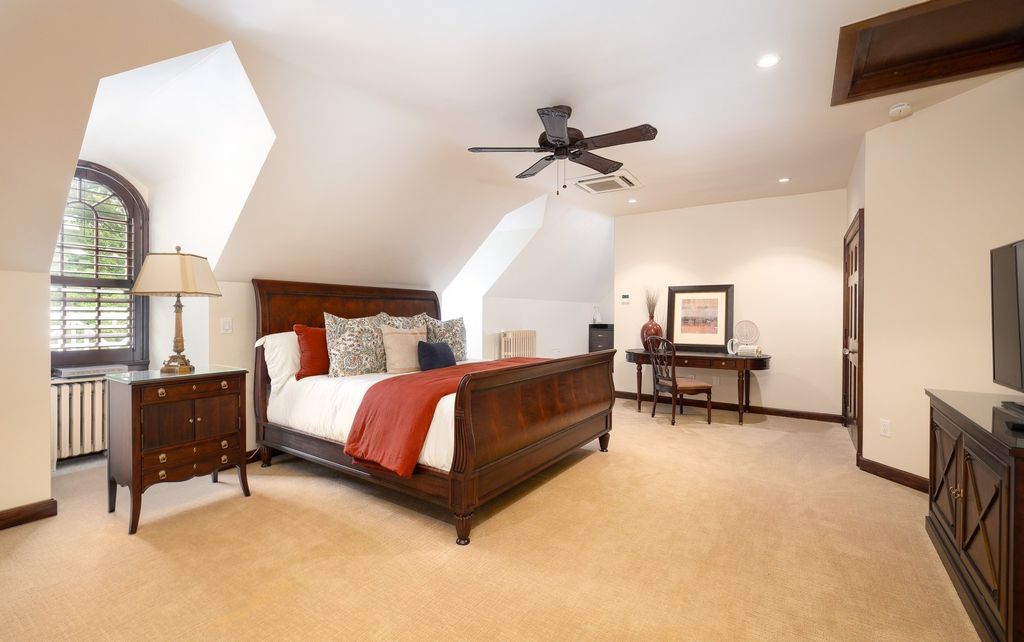 Breathtaking Estate with Stunning Views of the River in Alton, IL Asking $8.45M