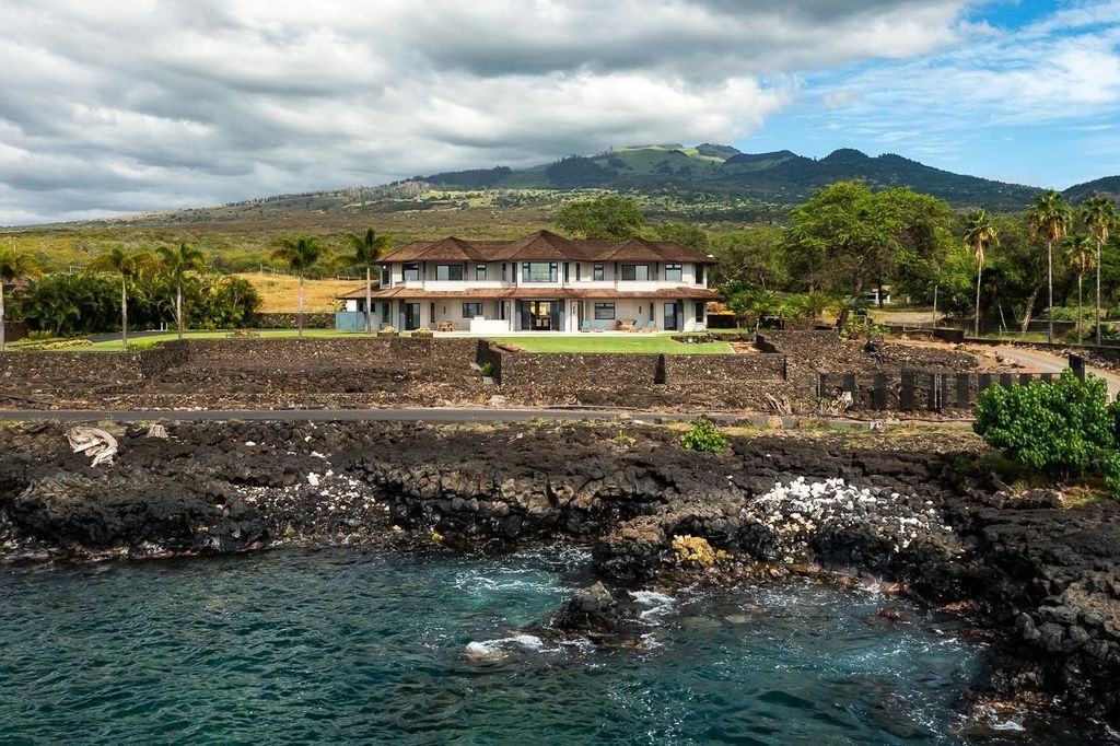 Breathtaking Estate with Unparalleled Views of Emerald and Turquoise Waters in Ahihi Bay, HI, Listed for $26.5M