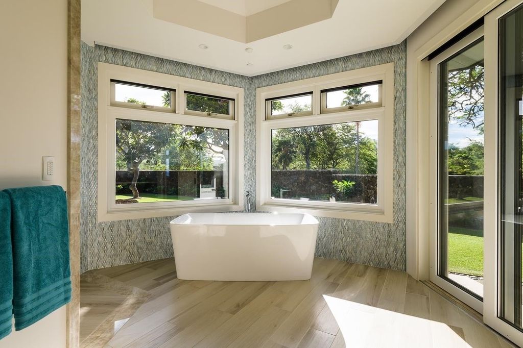 Breathtaking Estate with Unparalleled Views of Emerald and Turquoise Waters in Ahihi Bay, HI, Listed for $26.5M