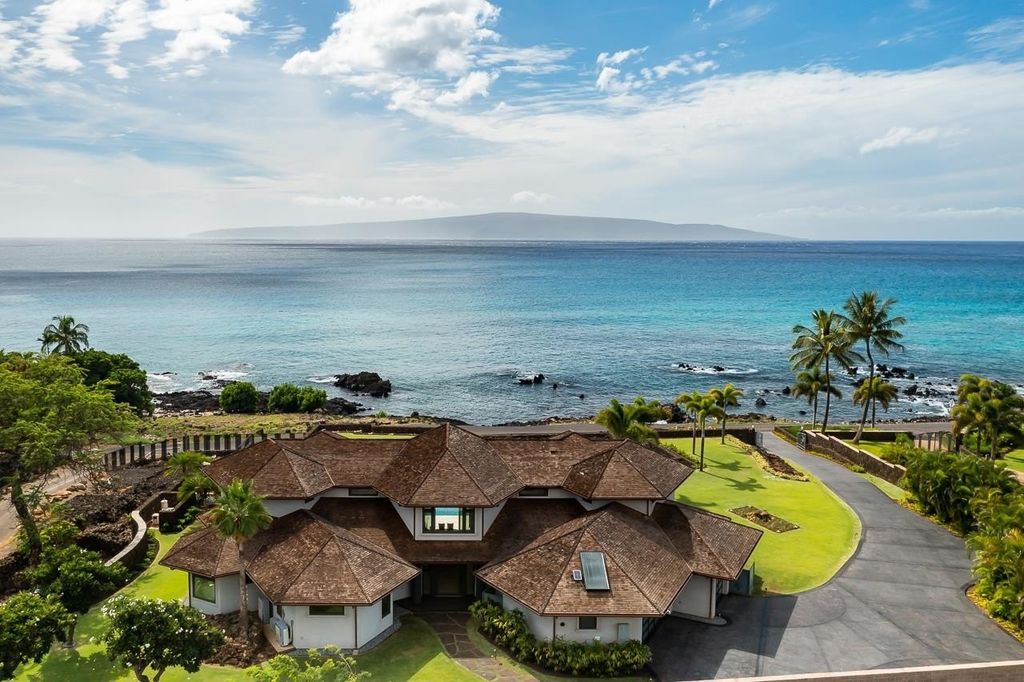 Breathtaking Estate with Unparalleled Views of Emerald and Turquoise Waters in Ahihi Bay, HI, Listed for $26.5M