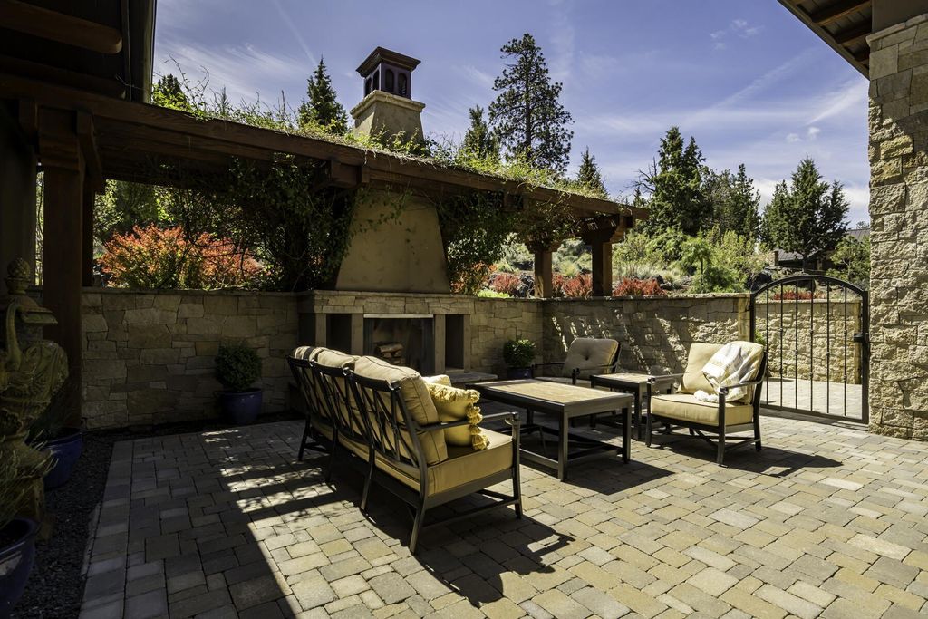 Breathtaking Panoramic Cascade Mountain Views and Rustic Elegance Define this $4.1M Luxurious Custom Home in Bend, OR