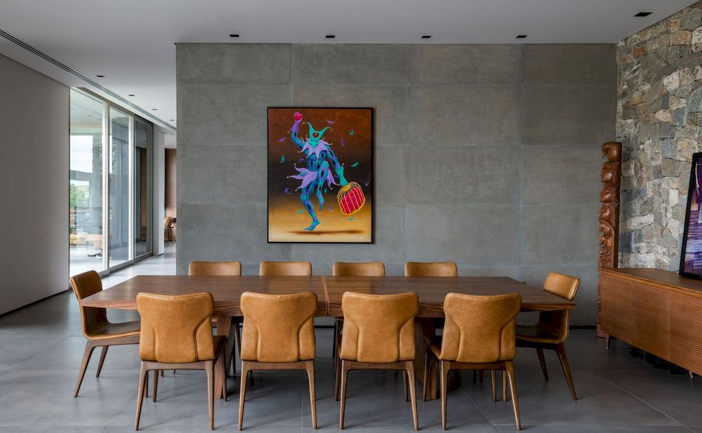 Casa La Dinda Offers Picturesque View by Alexandre Chaguri Arquitetura