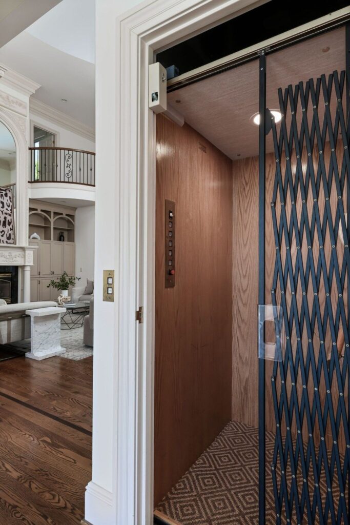 Elegant and Sophisticated Home in Nashville TN Asking 3 27