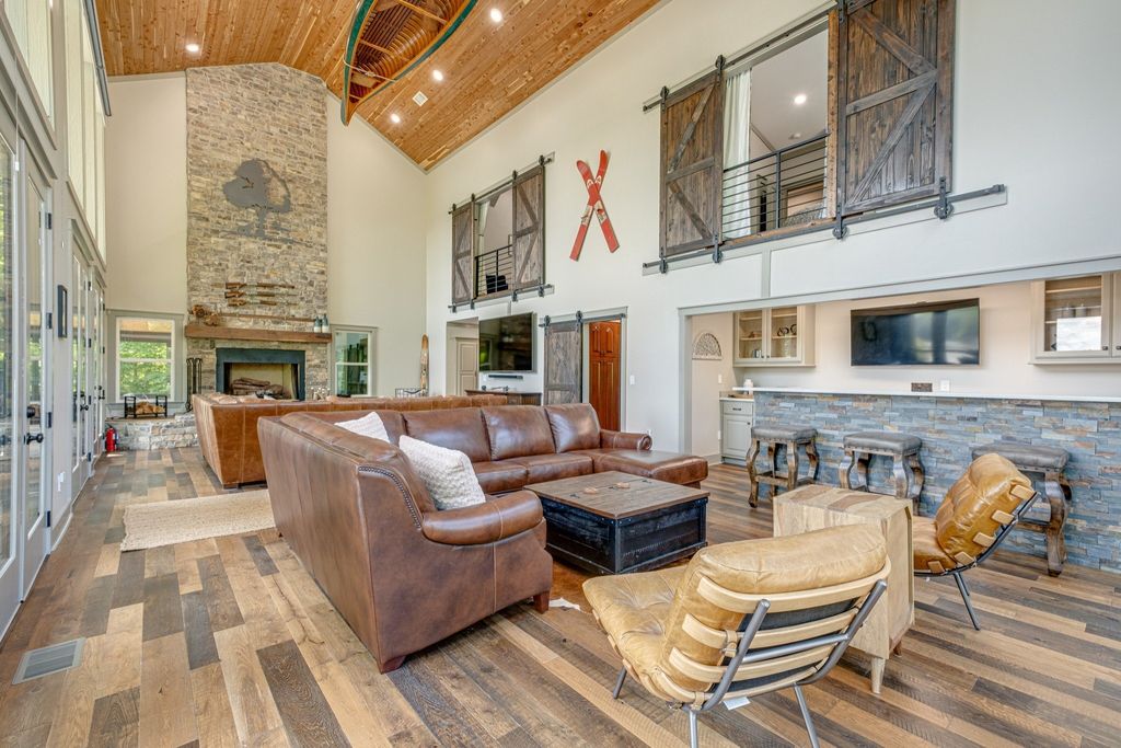 Exceptional Retreat on a Sprawling 9 Acre Estate in Winchester, TN - Ultimate Privacy and Tranquility Asking $6.9 Million