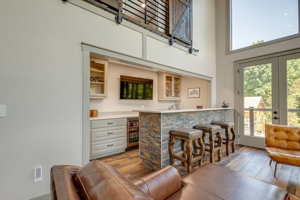 Exceptional Retreat on a Sprawling 9 Acre Estate in Winchester, TN - Ultimate Privacy and Tranquility Asking $6.9 Million