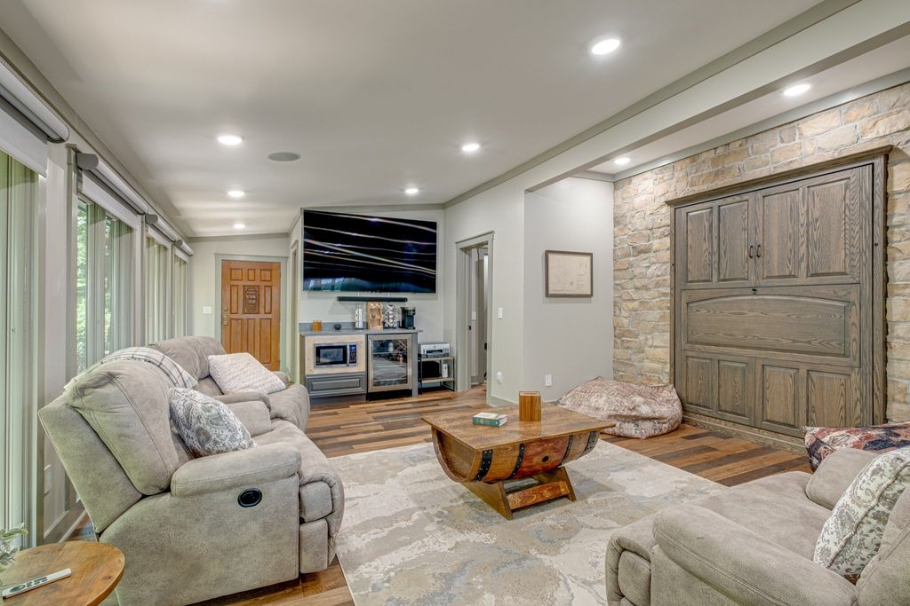 Exceptional Retreat on a Sprawling 9 Acre Estate in Winchester, TN - Ultimate Privacy and Tranquility Asking $6.9 Million