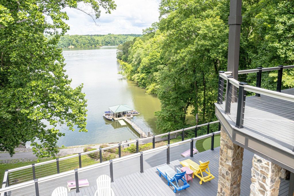 Exceptional Retreat on a Sprawling 9 Acre Estate in Winchester, TN - Ultimate Privacy and Tranquility Asking $6.9 Million