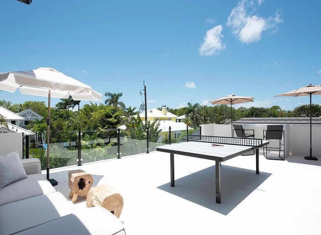 Discover luxurious living at 540 4th Avenue N in Old Naples, Florida. This brand-new home, built in 2023, features 5 beds, 6 baths, and 6,219 sq. ft. of living space.