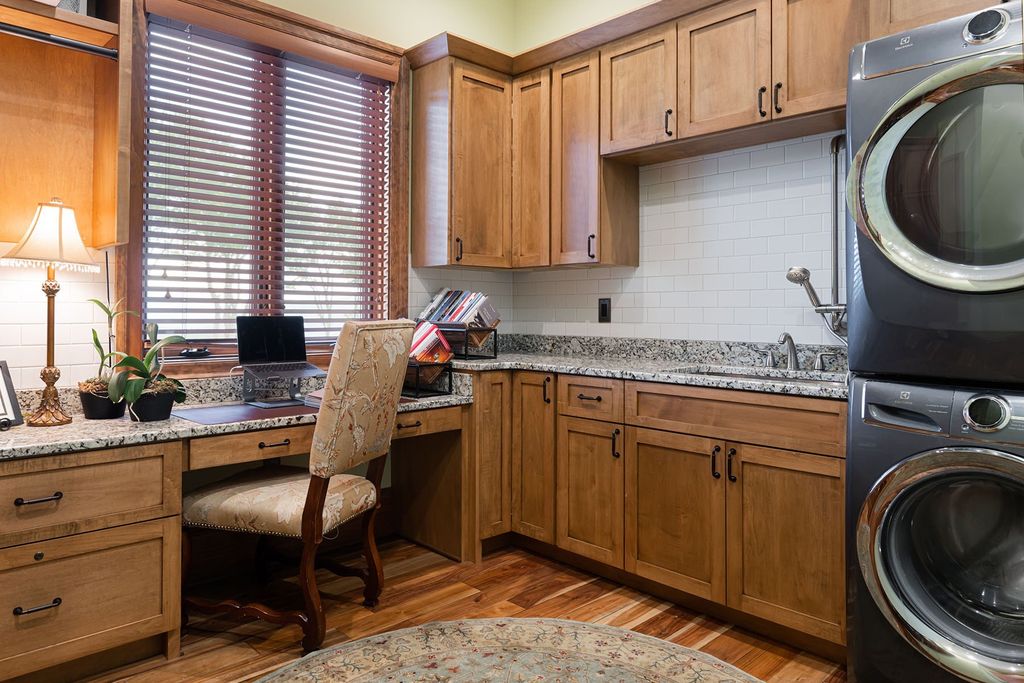 Hendersonville Retreat: Unparalleled Views and Exquisite Design Priced at $4.2 Million