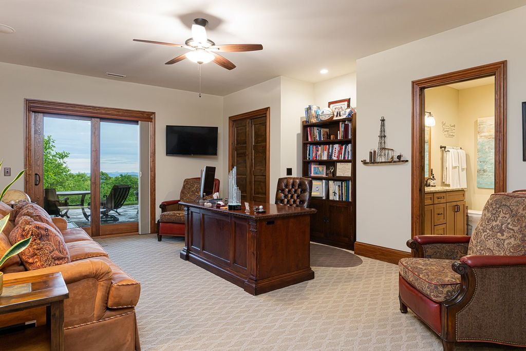 Hendersonville Retreat: Unparalleled Views and Exquisite Design Priced at $4.2 Million