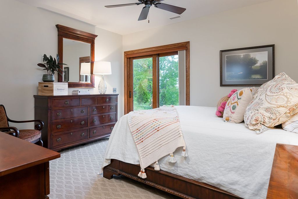 Hendersonville Retreat: Unparalleled Views and Exquisite Design Priced at $4.2 Million