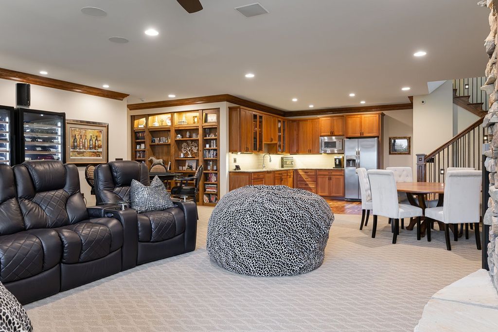Hendersonville Retreat: Unparalleled Views and Exquisite Design Priced at $4.2 Million