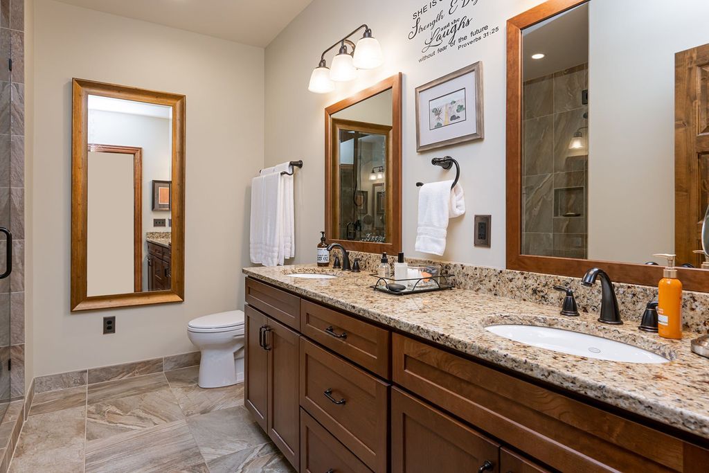 Hendersonville Retreat: Unparalleled Views and Exquisite Design Priced at $4.2 Million