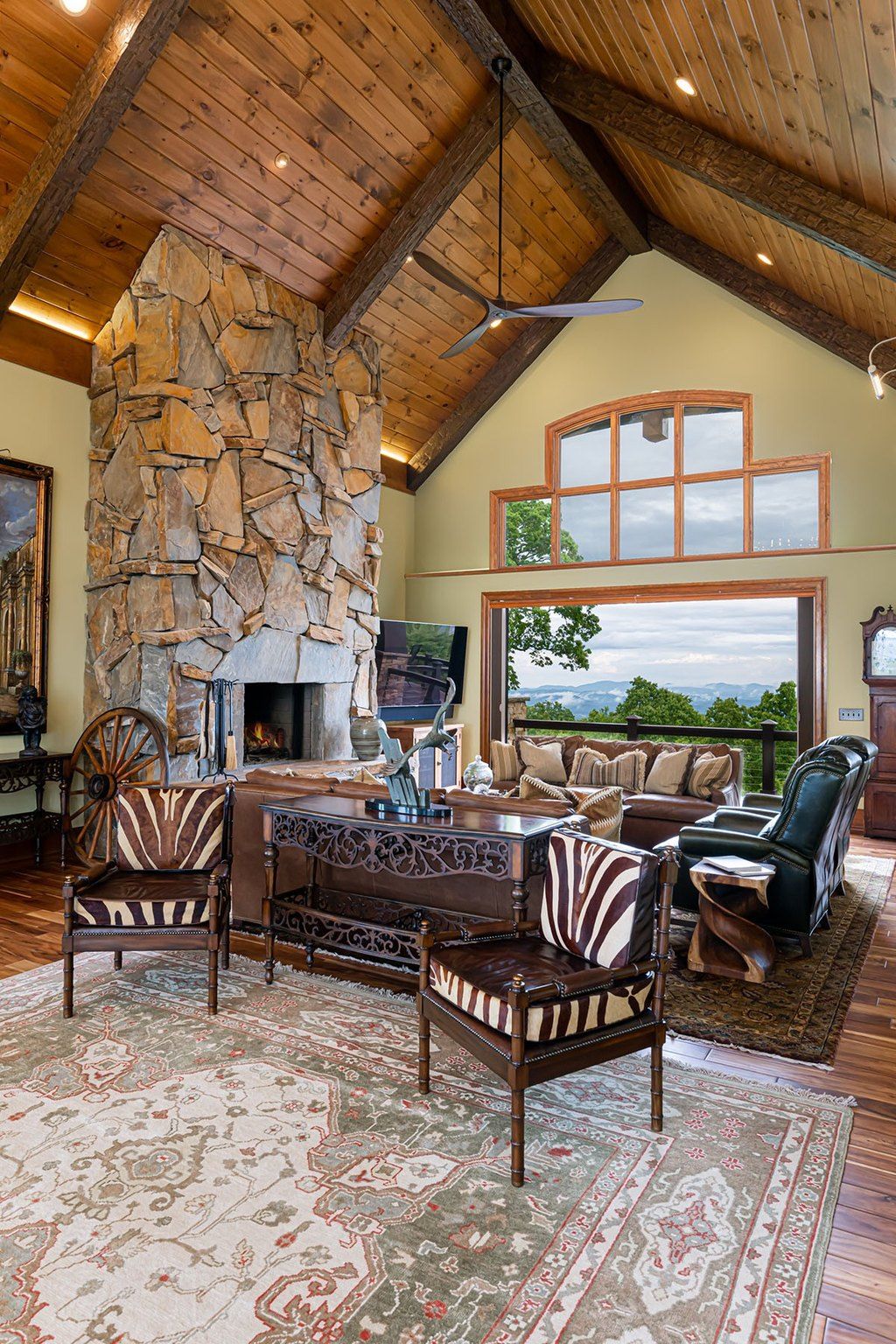 Hendersonville Retreat: Unparalleled Views and Exquisite Design Priced at $4.2 Million