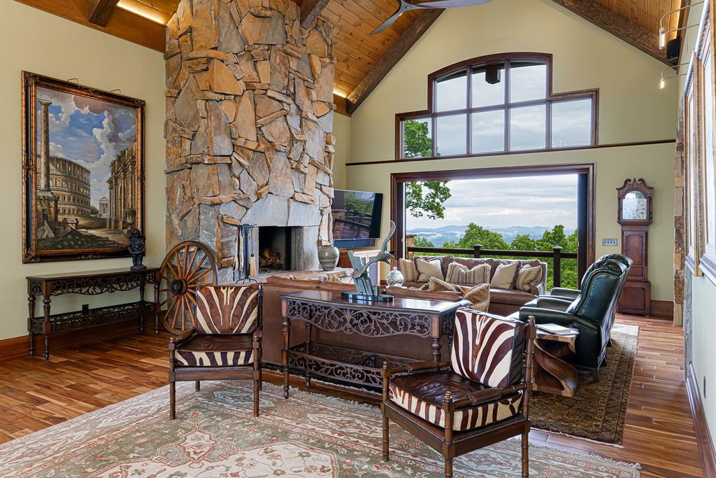 Hendersonville Retreat: Unparalleled Views and Exquisite Design Priced at $4.2 Million