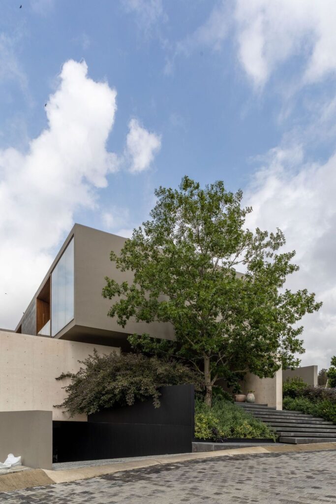 House PF for privacy and isolated spaces from outside by AE Arquitectos 8