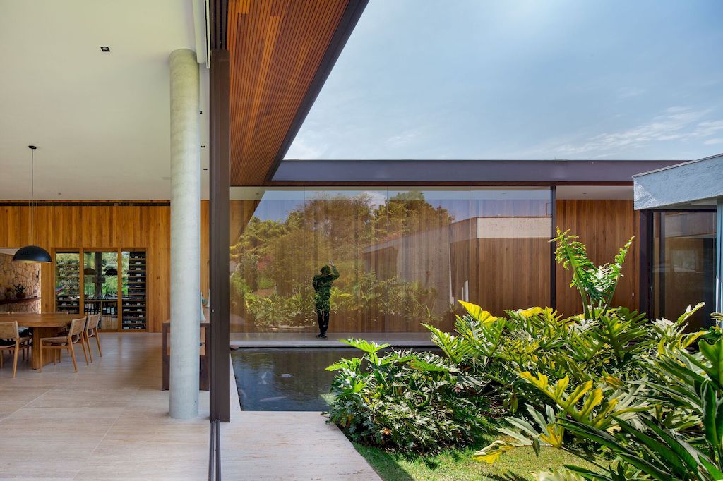 Mangabas Residence by Reinach Mendonça Arquitetos Associados