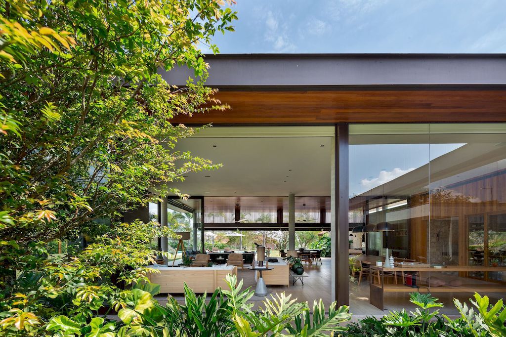 Mangabas Residence by Reinach Mendonça Arquitetos Associados