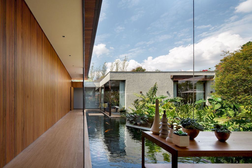 Mangabas Residence by Reinach Mendonça Arquitetos Associados