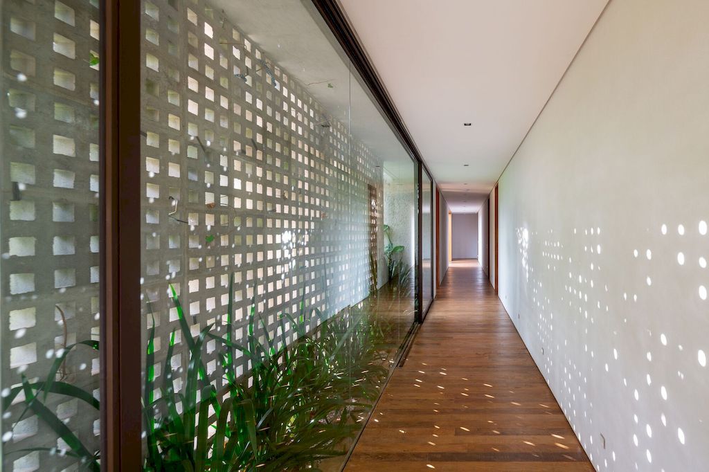 Mangabas Residence by Reinach Mendonça Arquitetos Associados