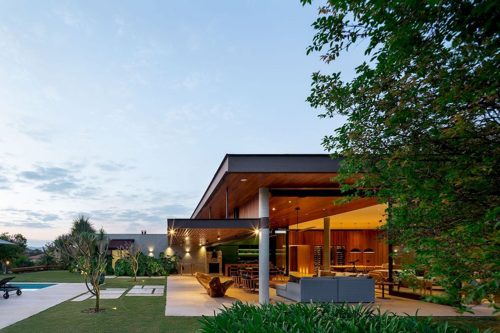 Mangabas Residence by Reinach Mendonça Arquitetos Associados