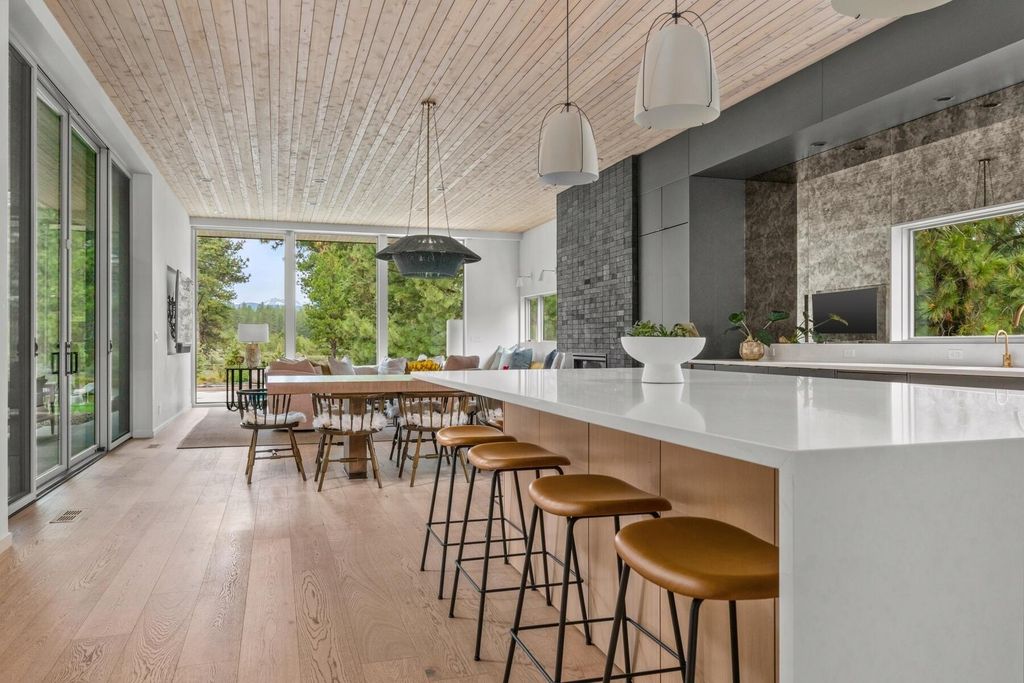 Modern Marvel in Oregon: An Exquisite Property with Incredible Attention to Detail Listed at $4.35M