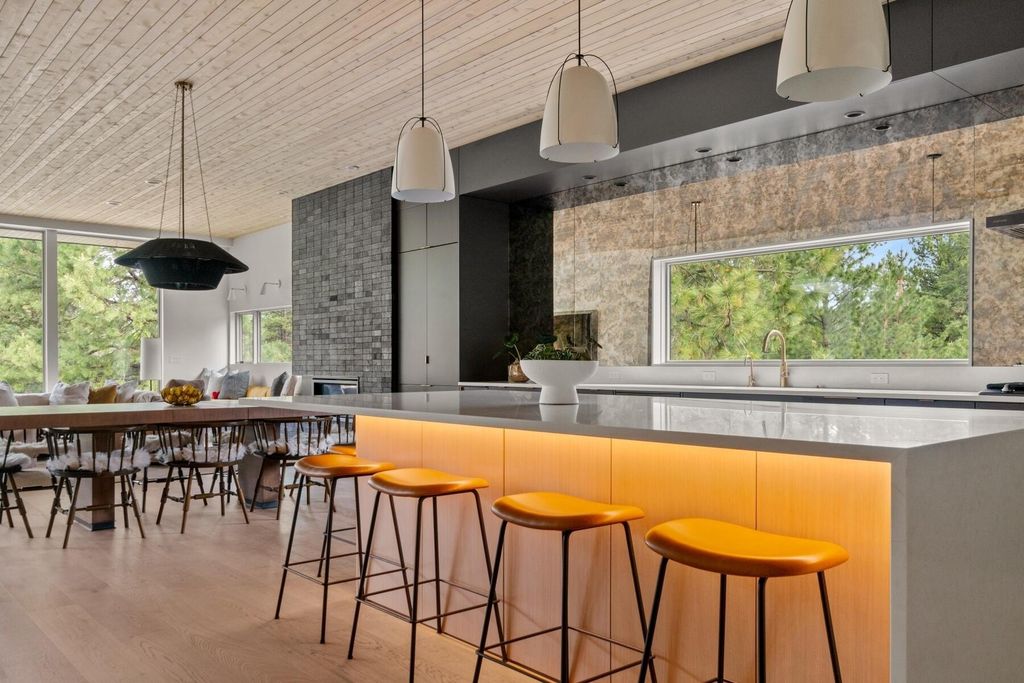 Modern Marvel in Oregon: An Exquisite Property with Incredible Attention to Detail Listed at $4.35M