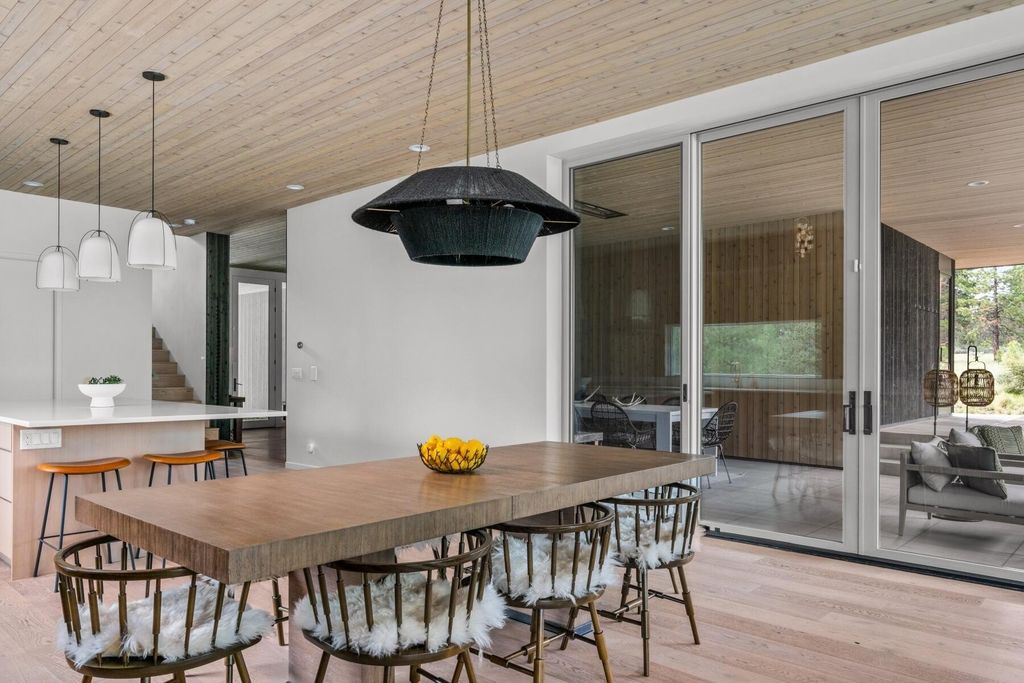 Modern Marvel in Oregon: An Exquisite Property with Incredible Attention to Detail Listed at $4.35M