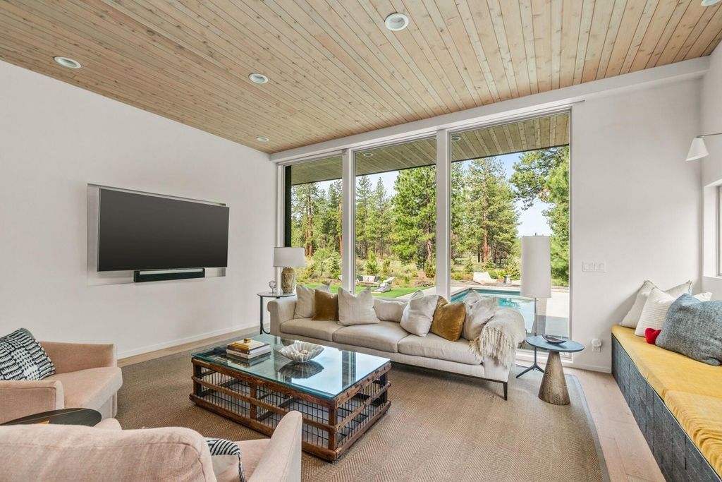 Modern Marvel in Oregon: An Exquisite Property with Incredible Attention to Detail Listed at $4.35M