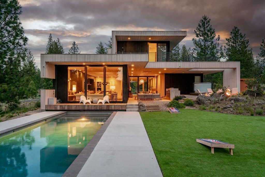Modern Marvel in Oregon: An Exquisite Property with Incredible Attention to Detail Listed at $4.35M