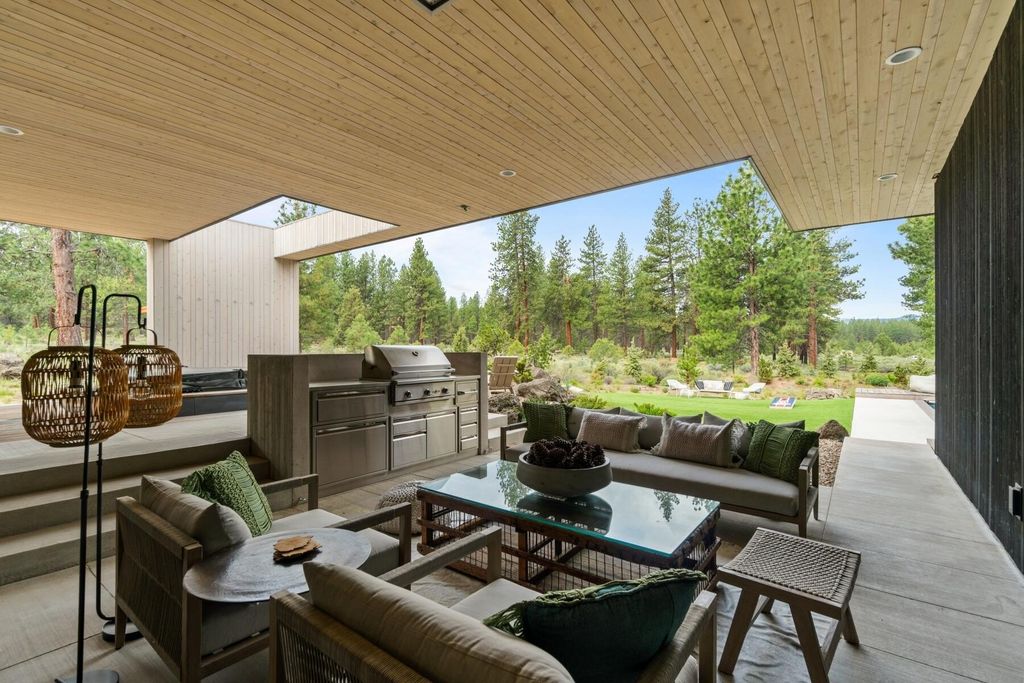 Modern Marvel in Oregon: An Exquisite Property with Incredible Attention to Detail Listed at $4.35M