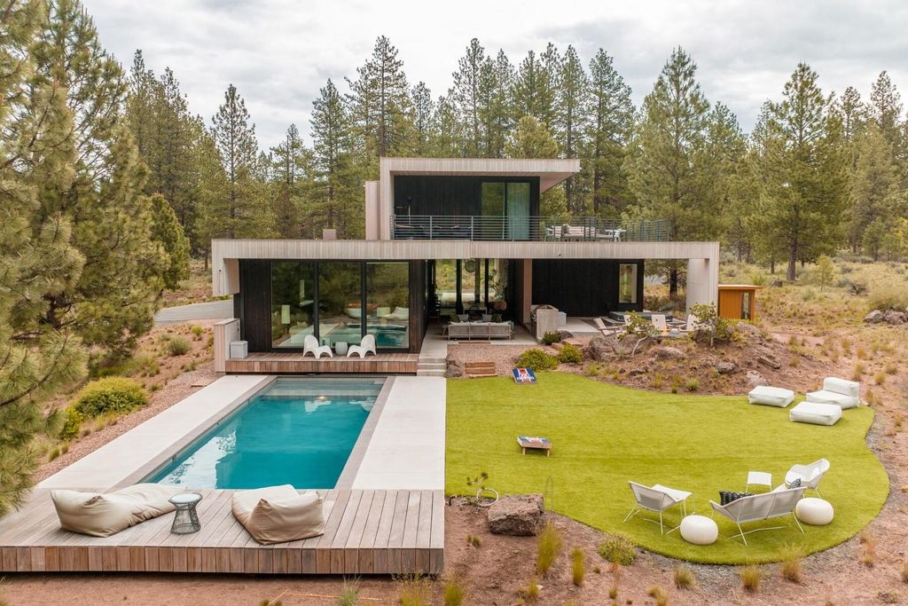 Modern Marvel in Oregon: An Exquisite Property with Incredible Attention to Detail Listed at $4.35M